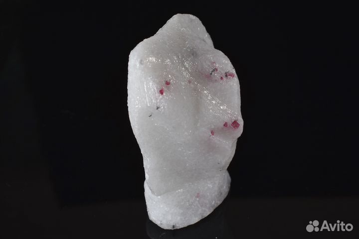 Шпинель, кальцит. Лот №1111