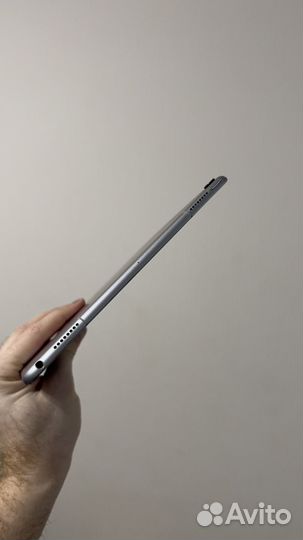 iPad Pro 10.5 2017 64Gb Wifi + Cellular mqey2RU/A