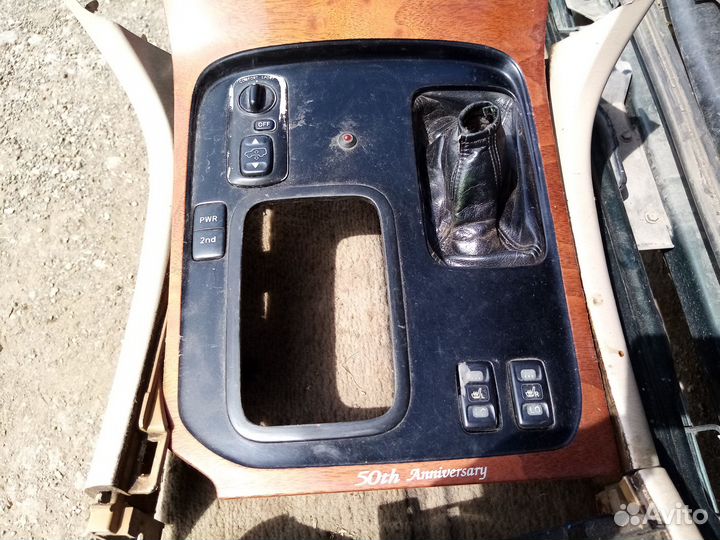 Центральная консоль Toyota Land Cruiser 100/ LX470