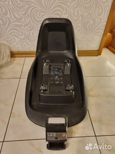 Автокресло Maxi-Cosi Pebble Plus + база к нему