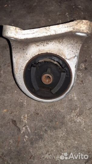 Подушка АКПП Nissan Cefiro A32 VQ30DE