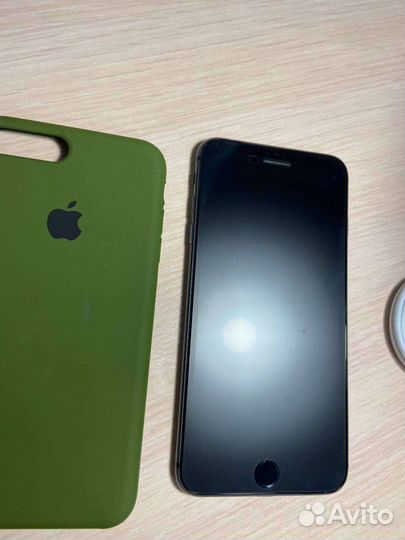Телефон iPhone 8 Plus 64/75 RU/A
