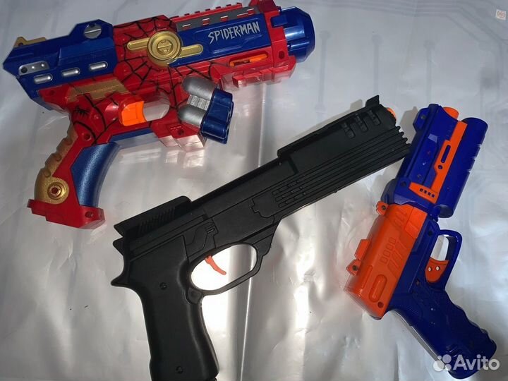 Игрушки бластеры пистолеты