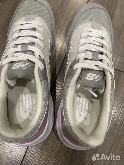 Новые кроссовки new balance 40 р