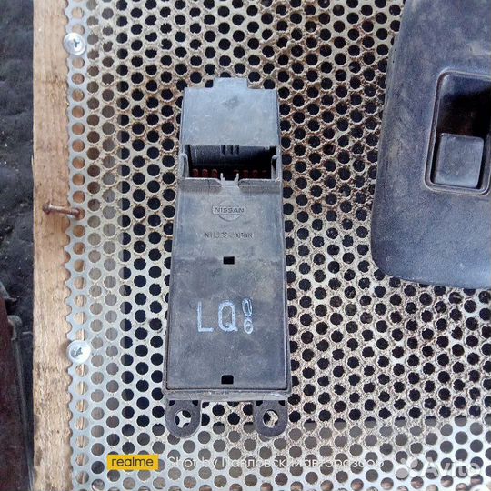 Кнопка стеклоподъемника Nissan Cefiro A32