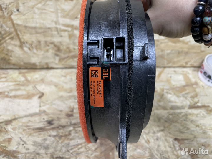 Колонка музыкальная JBL Toyota Alphard 3