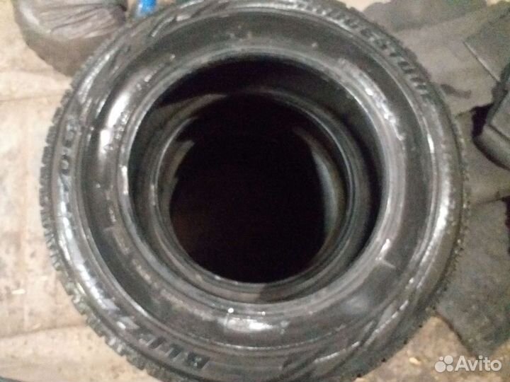 Bridgestone Blizzak LM-001 215/65 R16