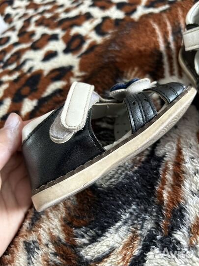 Сандалии для девочки