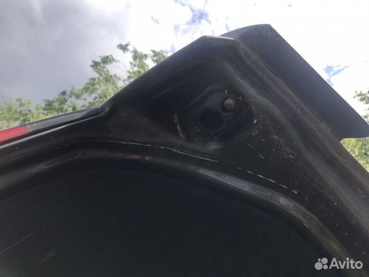 Крышка багажника в сборе