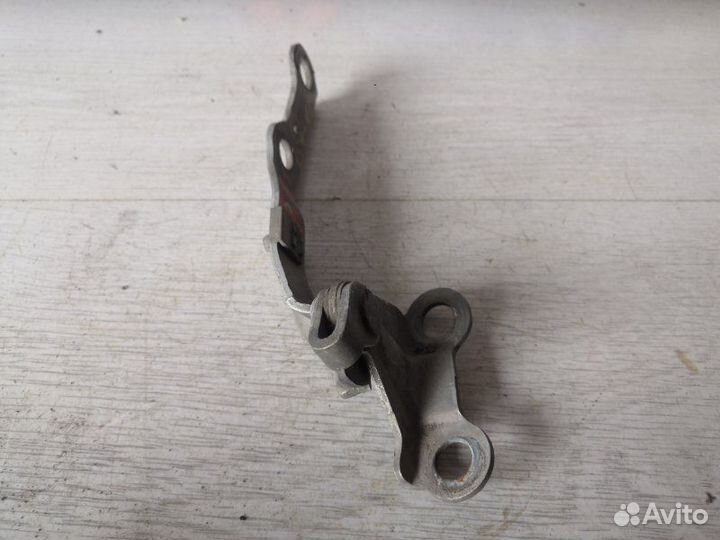 Петля капота передняя левая Toyota Camry CV40 3CT