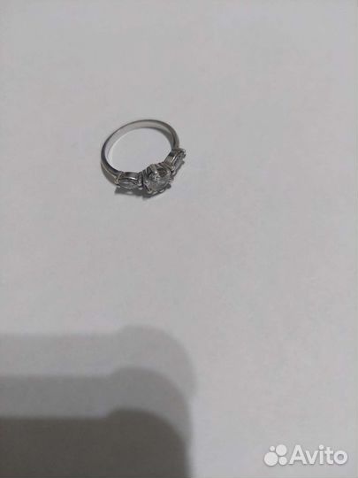 Серебряное кольцо с фианитами