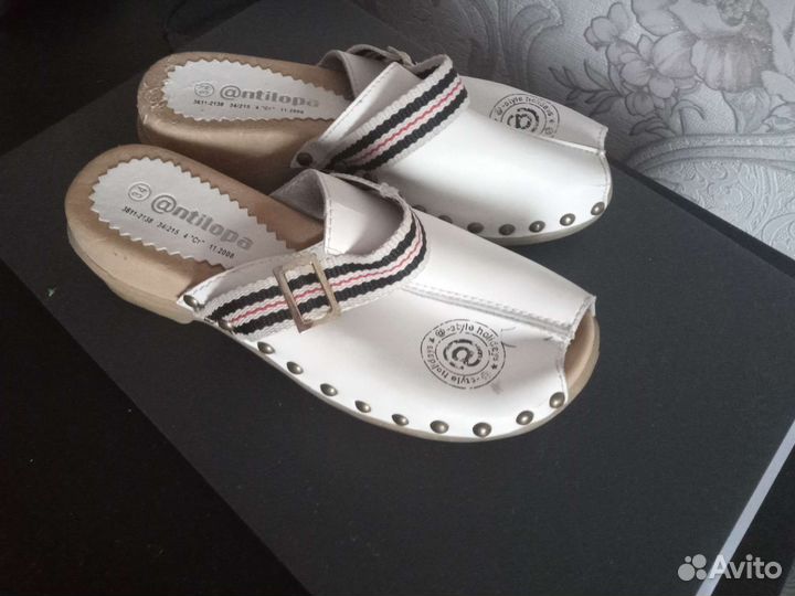 Сабо, Босоножки кожаные со стразами