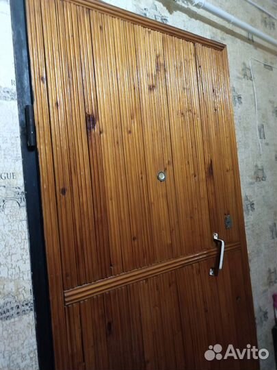 Дверь входная железная