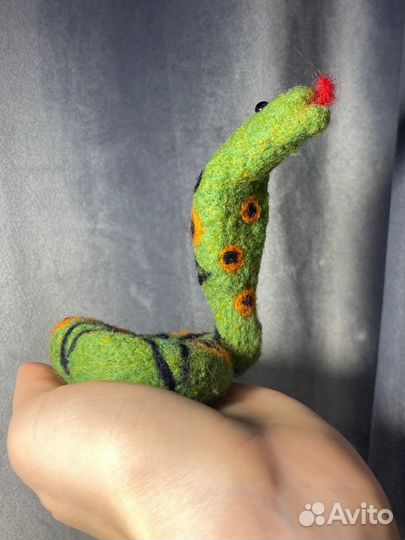 Змея из шерсти валяние