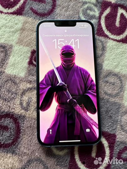 Телефон iPhone13