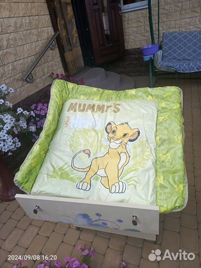 Пеленальный столик