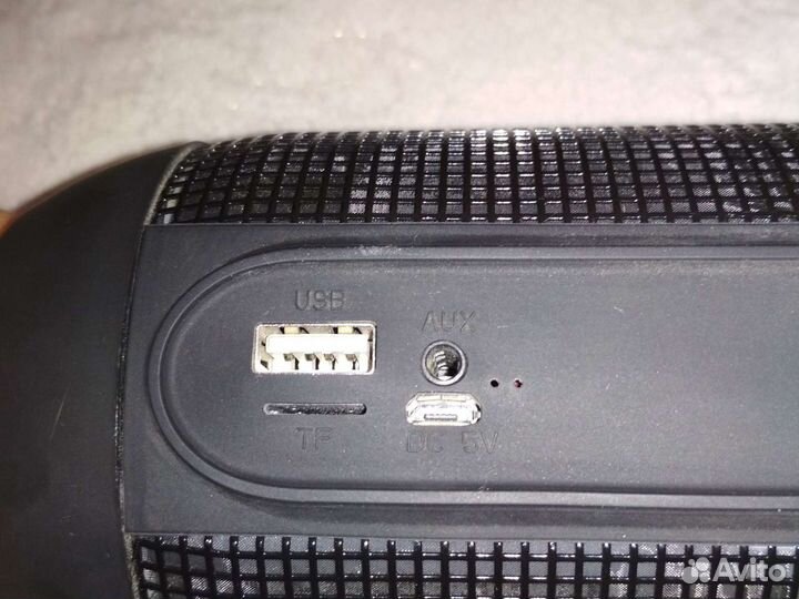 Блютуз колонка с радио