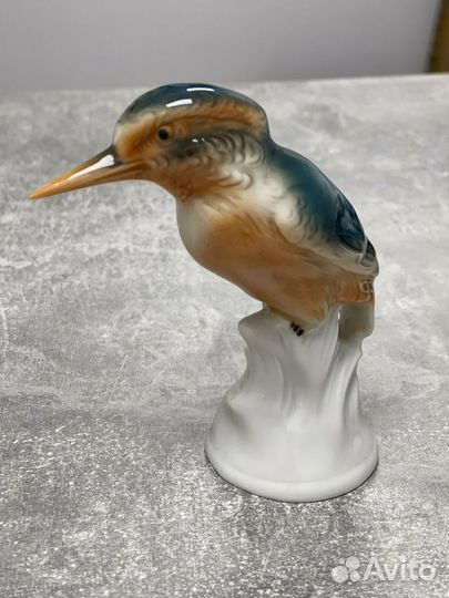 Фарфоровая статуэтка