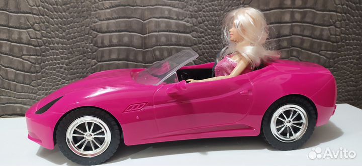 Кукла Barbie в кабриолете