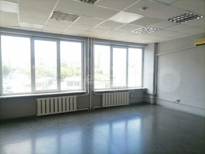 Продам офисное помещение, 555 м²