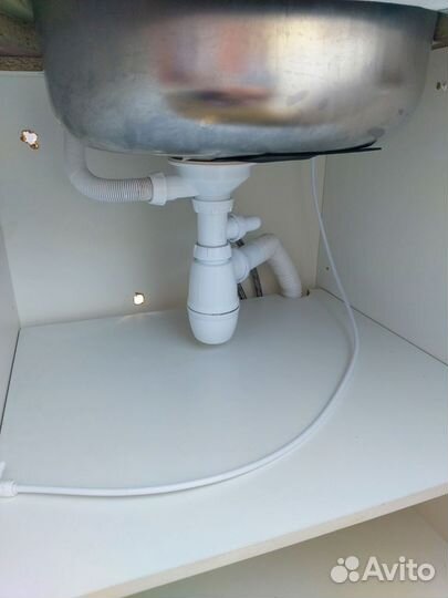 Раковина с тумбой для кухни