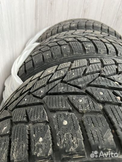 Dunlop SP Winter Ice 02 245/45 R19 и 275/40 R19 102T