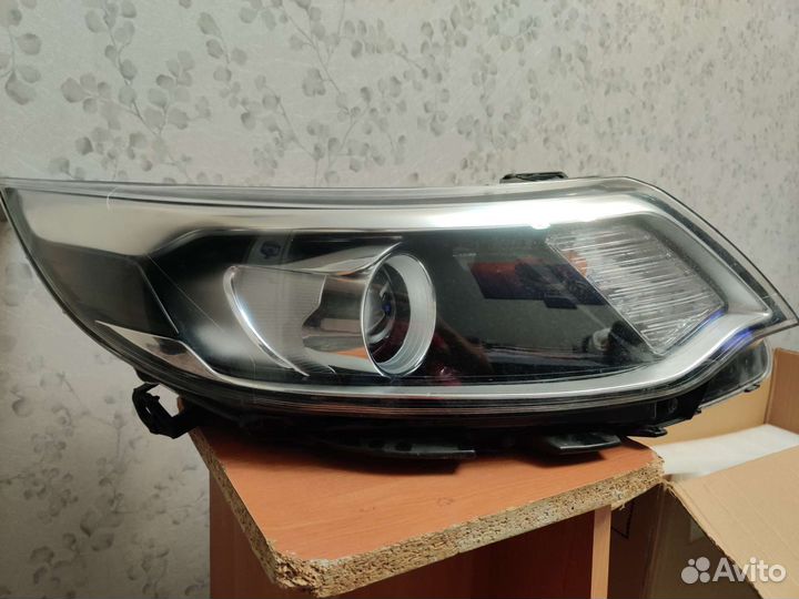 Правая фара на KIA Rio III рейсталинг