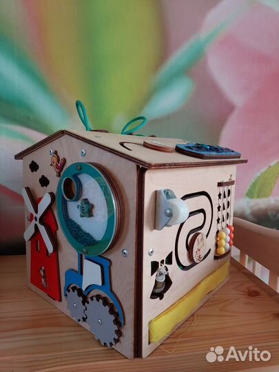 Бизиборд домик