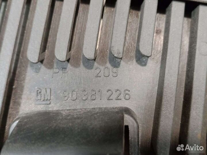 Крышка фонаря правая Opel Astra F хетчбек 1.4I