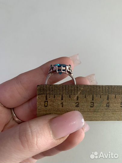 Серебряное кольцо с камнем 925