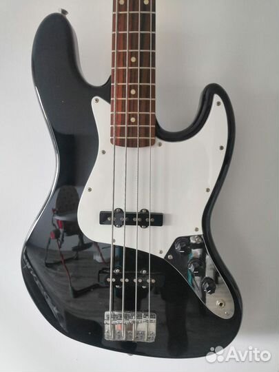 Бас гитара Fender Squier