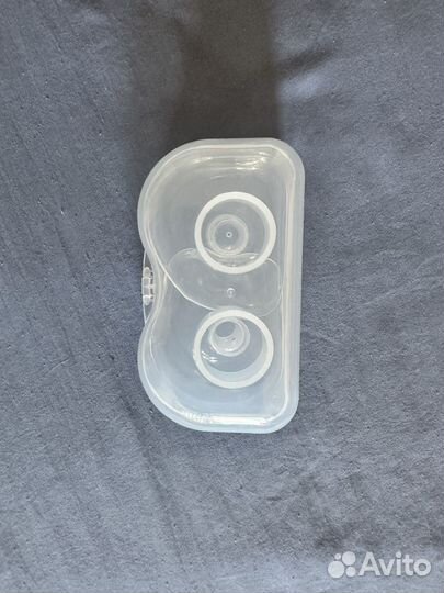 Силиконовые накладки на соски для кормления грудью