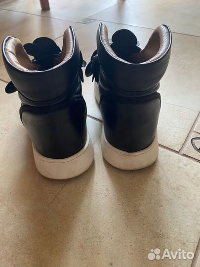 Кроссовки, лоферы, ботинки