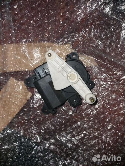 Моторчик заслонки печки Toyota Prius NHW11