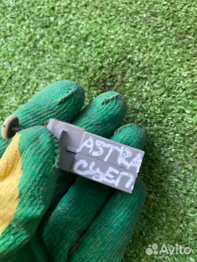 Датчик сцепления сцепление Opel astra H