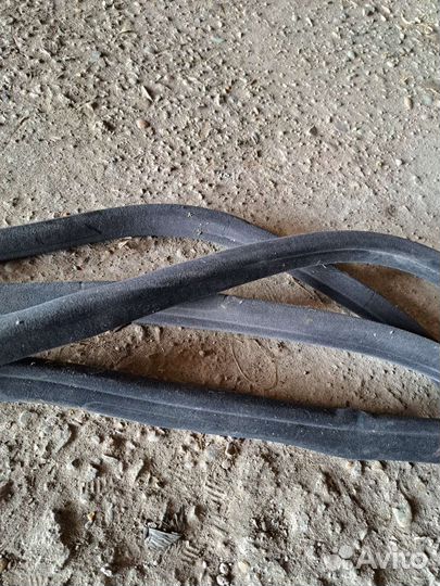 Уплотнитель двери BMW E65