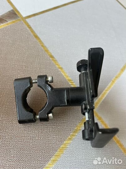 Держатель для телефона на мотоцикл