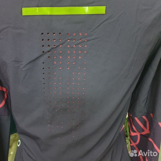 Спортивная кофта