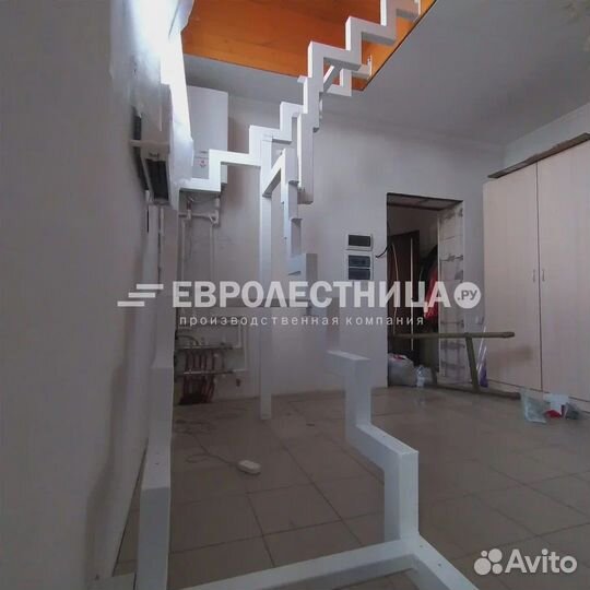Лестница на металлокаркасе
