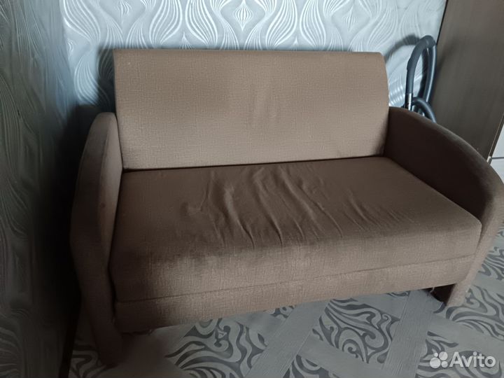 Диван