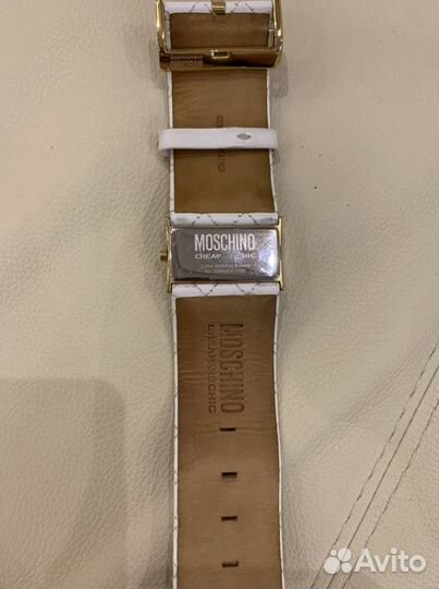 Часы moschino