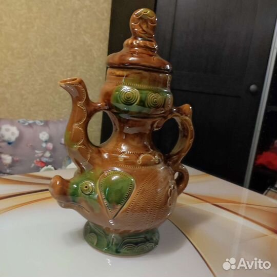 Керамический кувшин