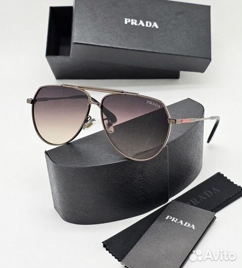 Солнцезащитные очки prada