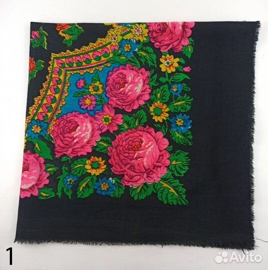 Павлопосадский платок винтаж СССР черный фон