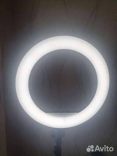 Кольцевая лампа со штативом