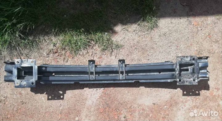 Усилитель переднего бампера на KIA cerato 1