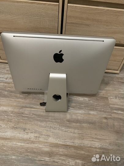 Apple iMac 21.5 2010