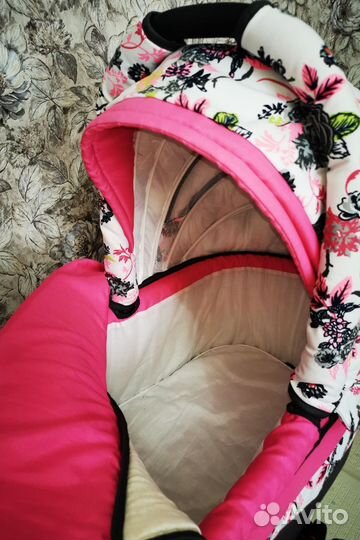 Универсальная коляска Smile Line Cristina (2 в 1)