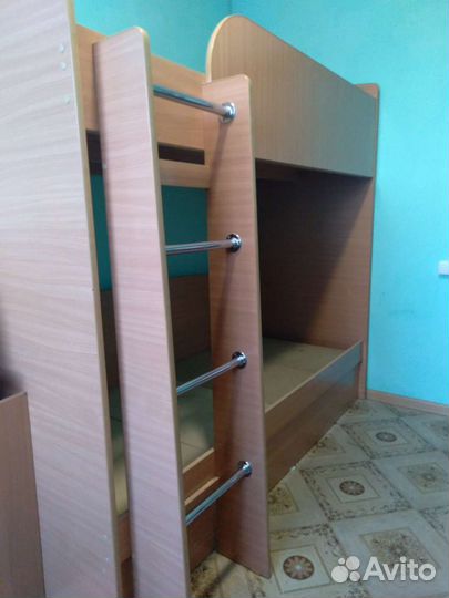 Кровать двухьярусная