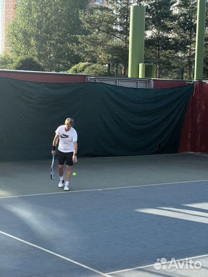 Спарринг-партнер и тренер по большому теннису